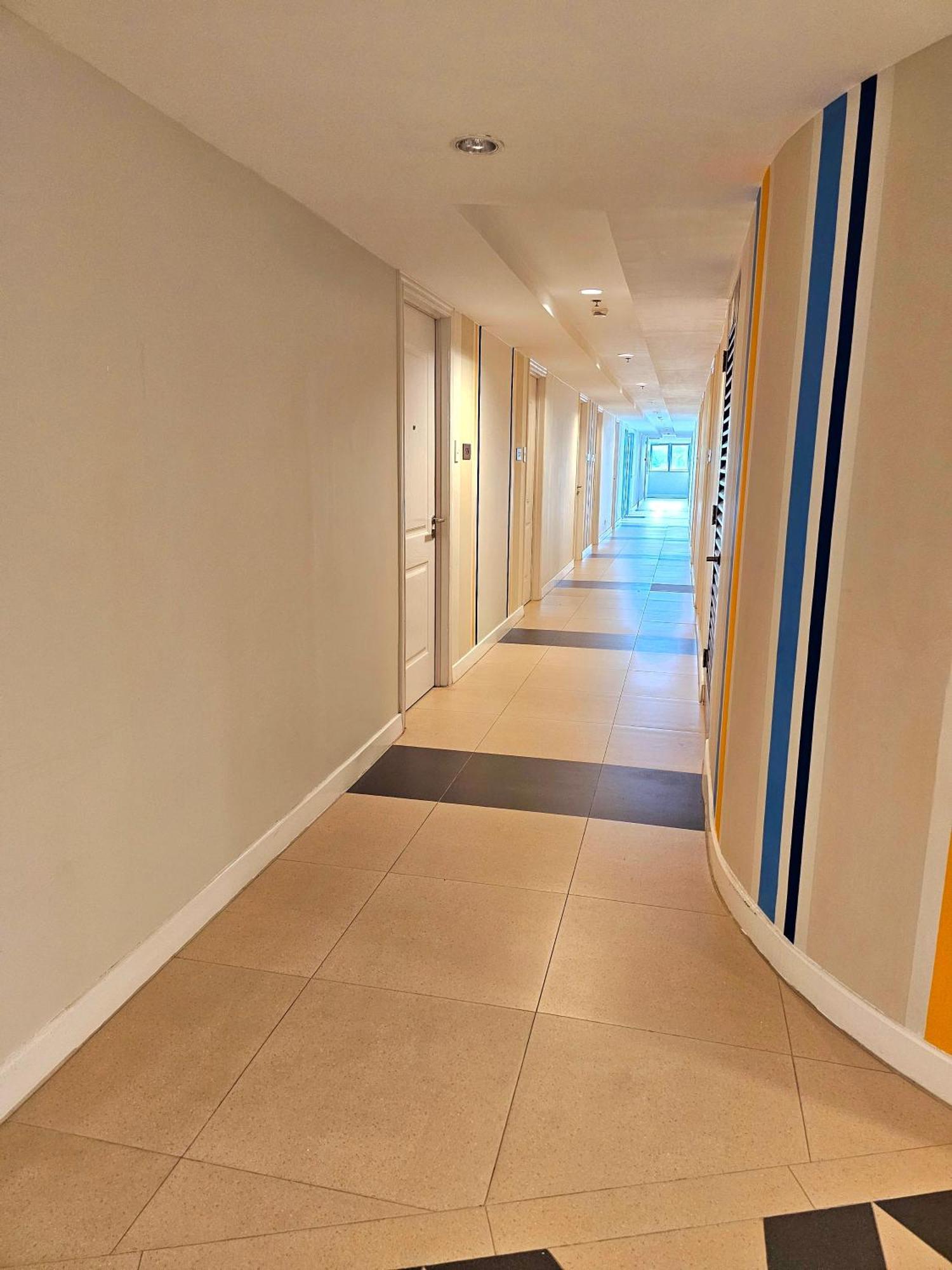 Acellyne'S Suites At The Residences At Commonwealth By Century Quezon City Exterior foto