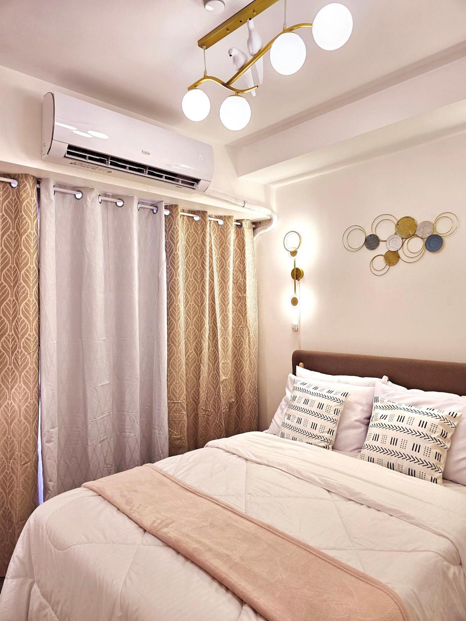 Acellyne'S Suites At The Residences At Commonwealth By Century Quezon City Exterior foto