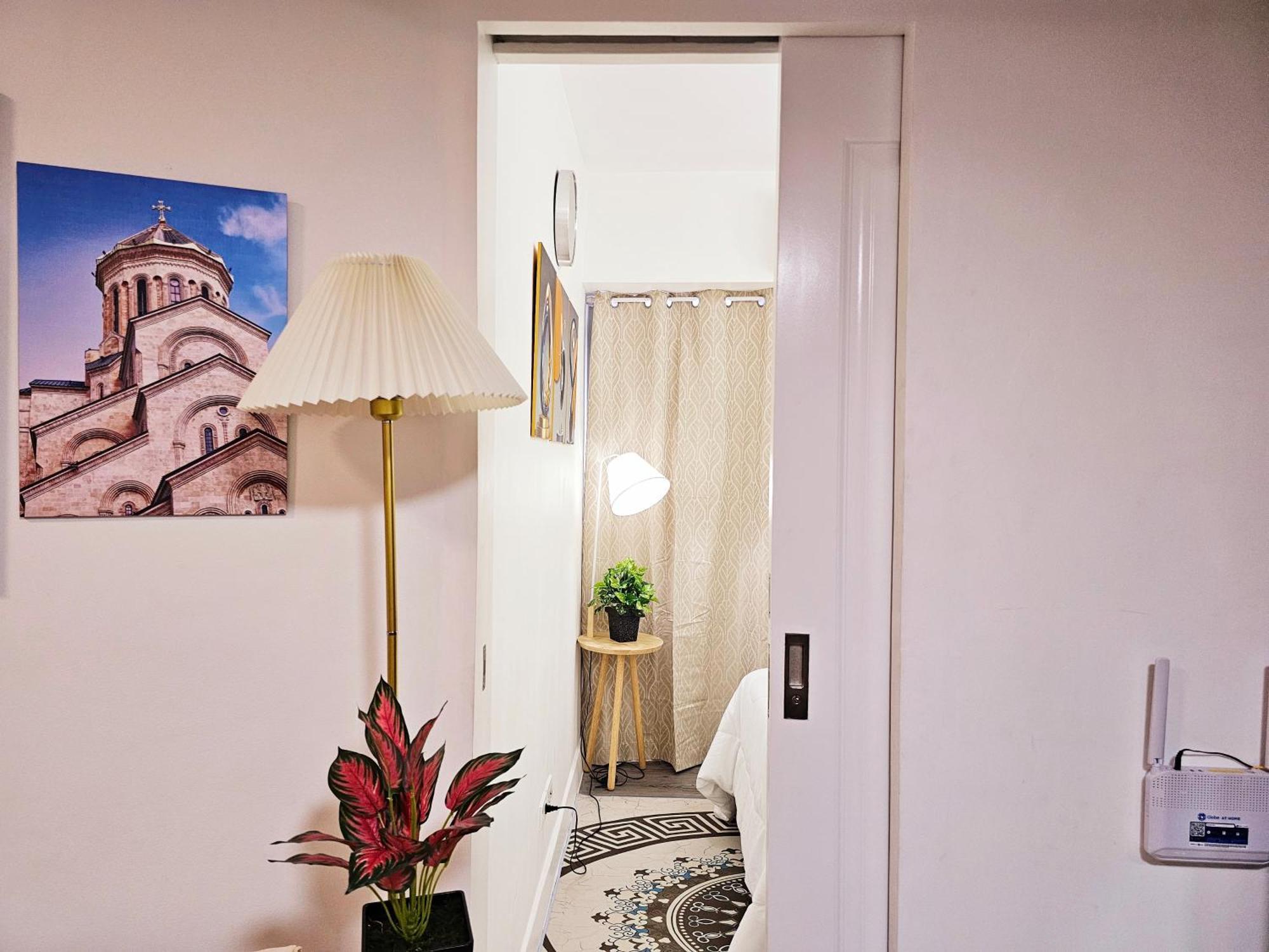 Acellyne'S Suites At The Residences At Commonwealth By Century Quezon City Exterior foto