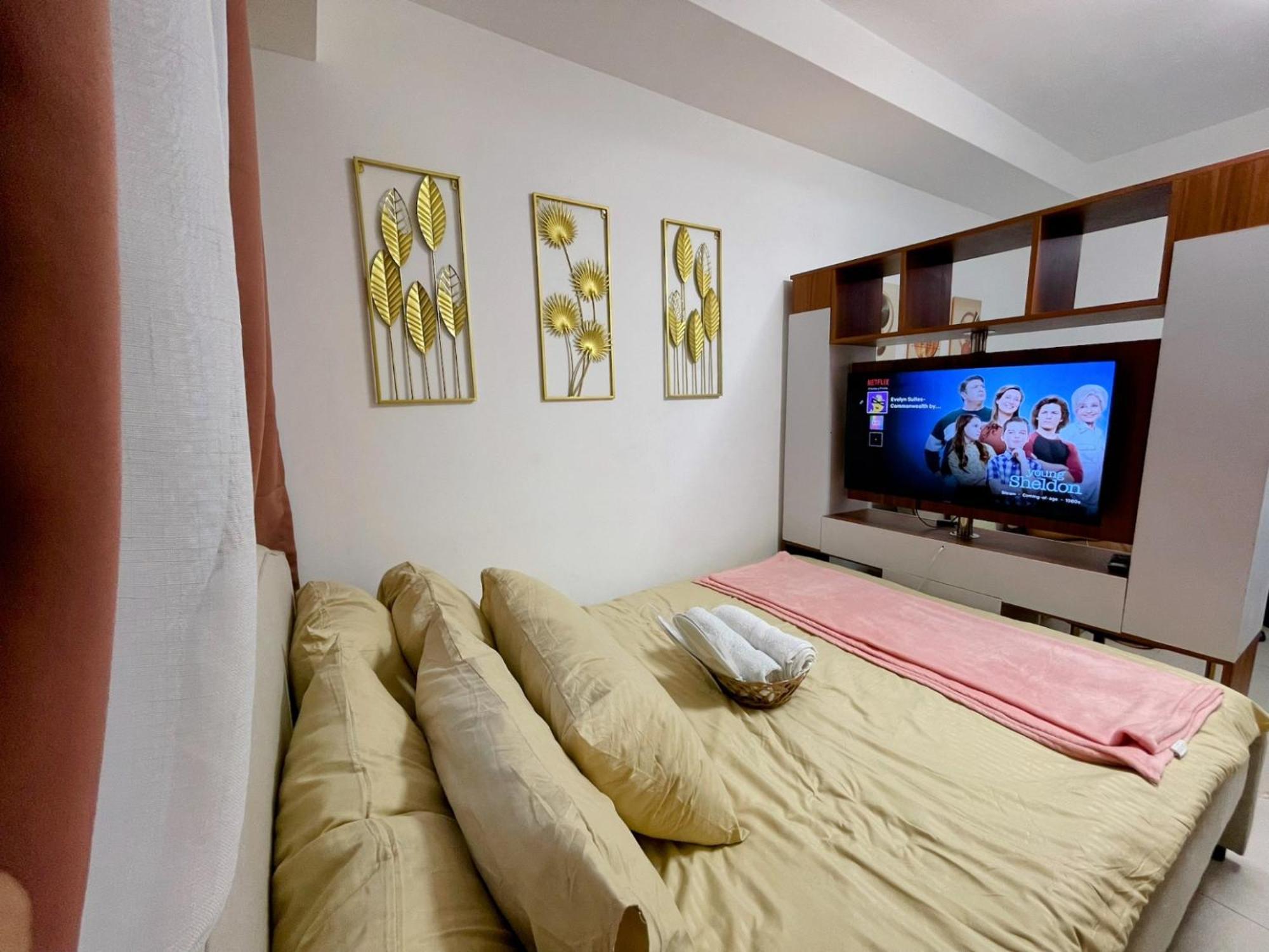 Acellyne'S Suites At The Residences At Commonwealth By Century Quezon City Quarto foto