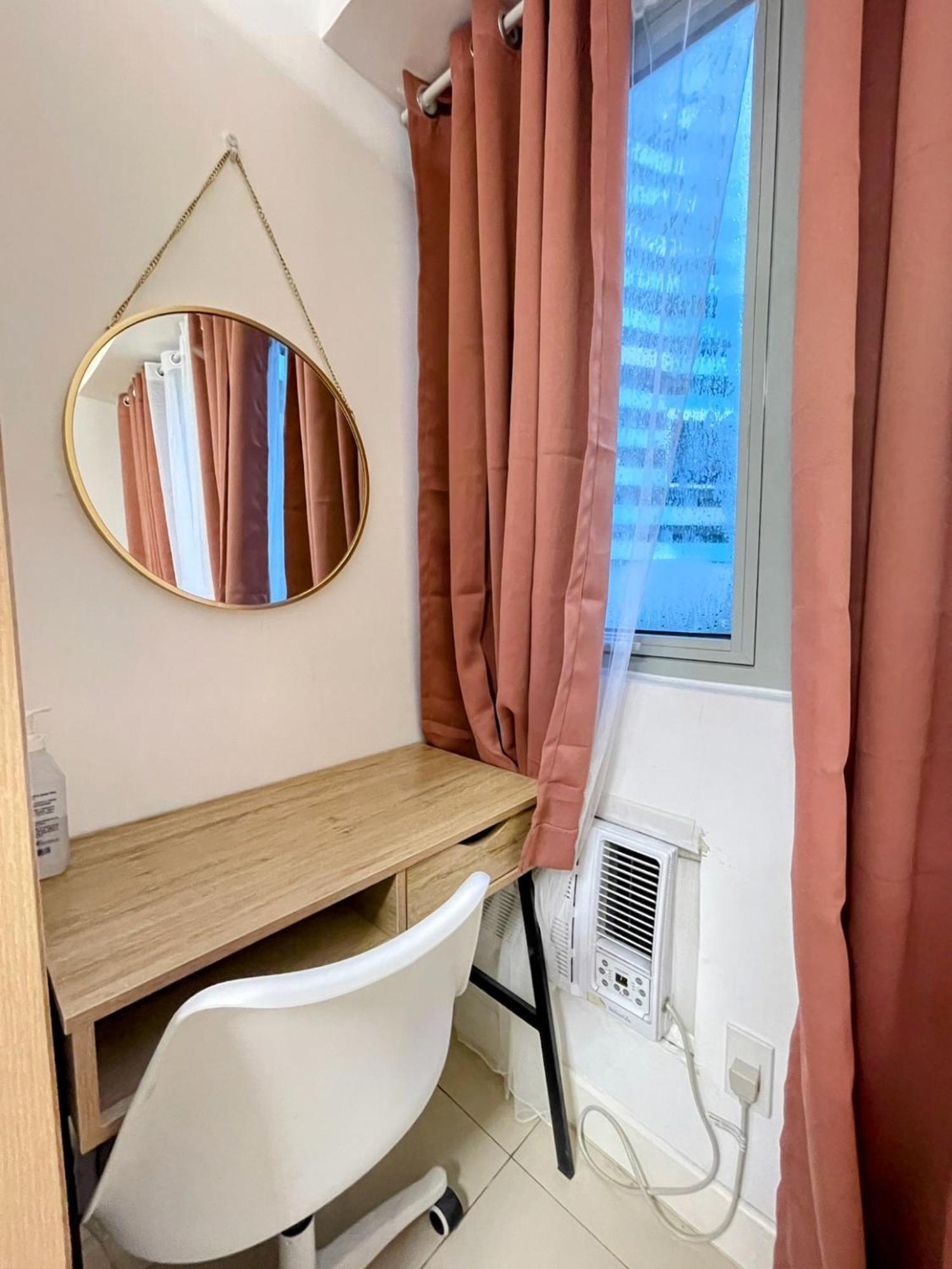 Acellyne'S Suites At The Residences At Commonwealth By Century Quezon City Quarto foto