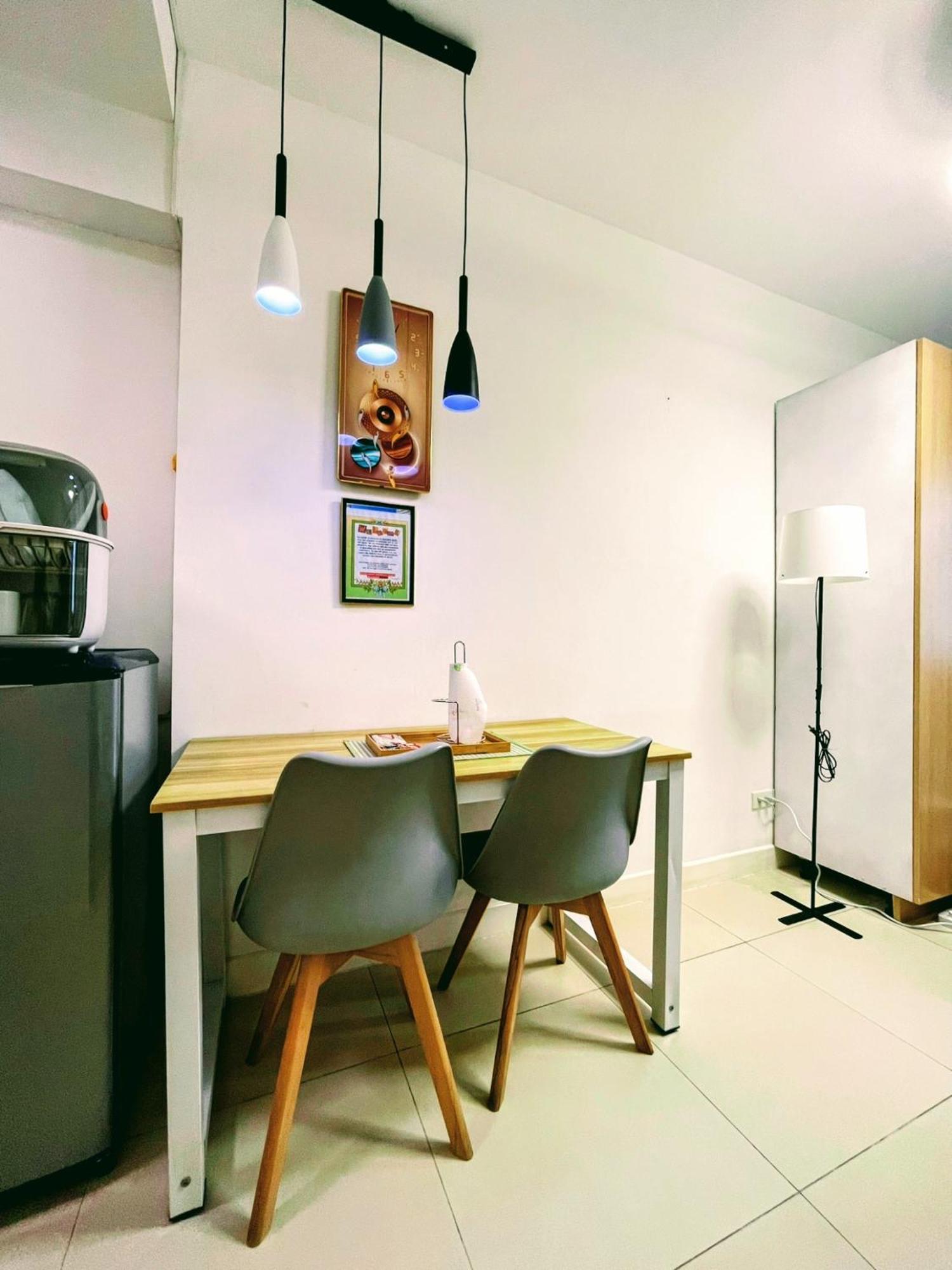 Acellyne'S Suites At The Residences At Commonwealth By Century Quezon City Quarto foto