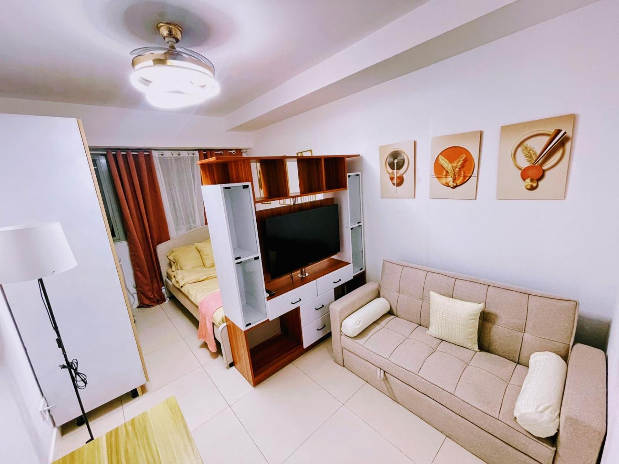 Acellyne'S Suites At The Residences At Commonwealth By Century Quezon City Quarto foto